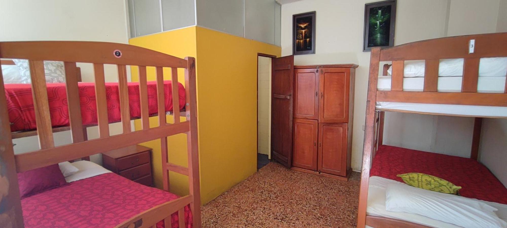 Flying Dog Hostel Iquitos Exterior foto