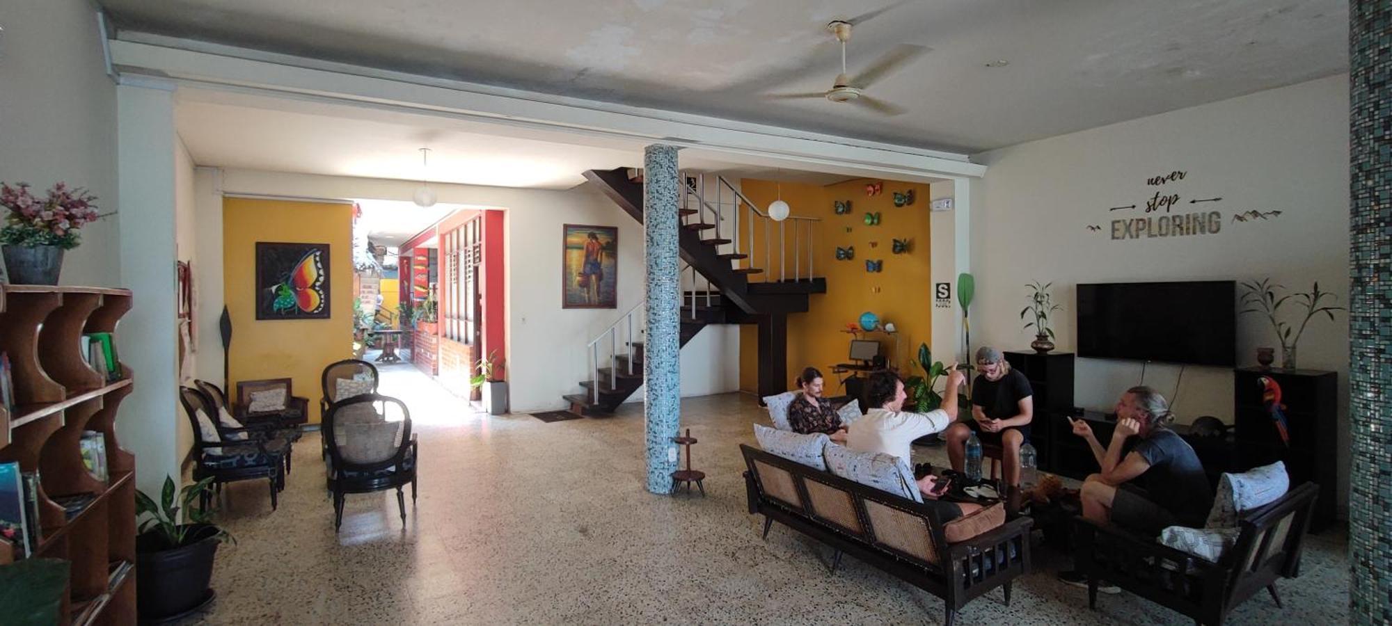 Flying Dog Hostel Iquitos Exterior foto